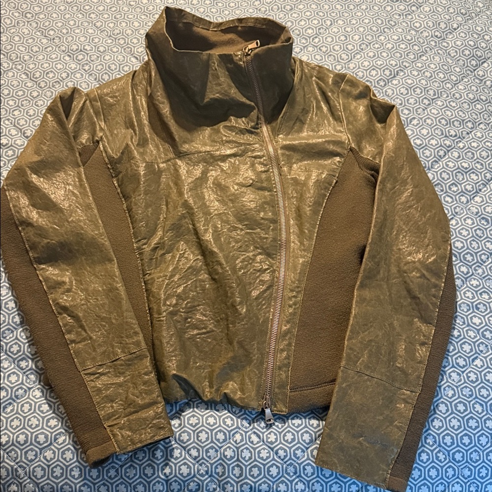 Transit par such Leather and Wool Olive Green Jacket with asymmetric zipper.